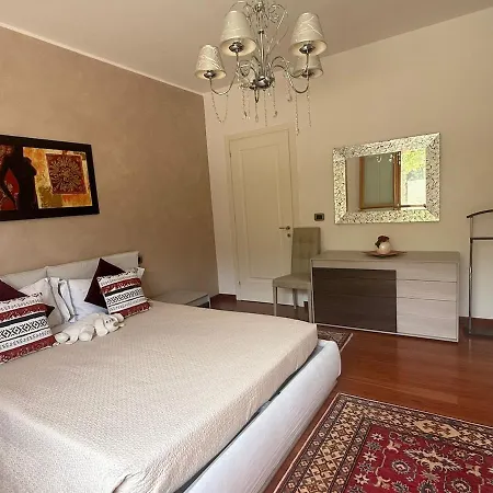With Pool 10 Minutes From Venice