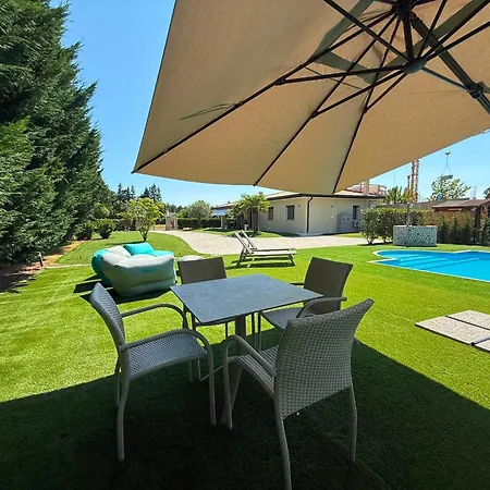 With Pool 10 Minutes From Venice Villa Cameroni